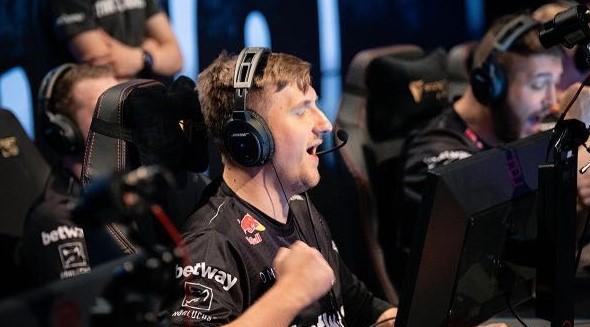 曝Gen组建超豪华银河战舰，管泽元锐评：我的妈，这还不强？